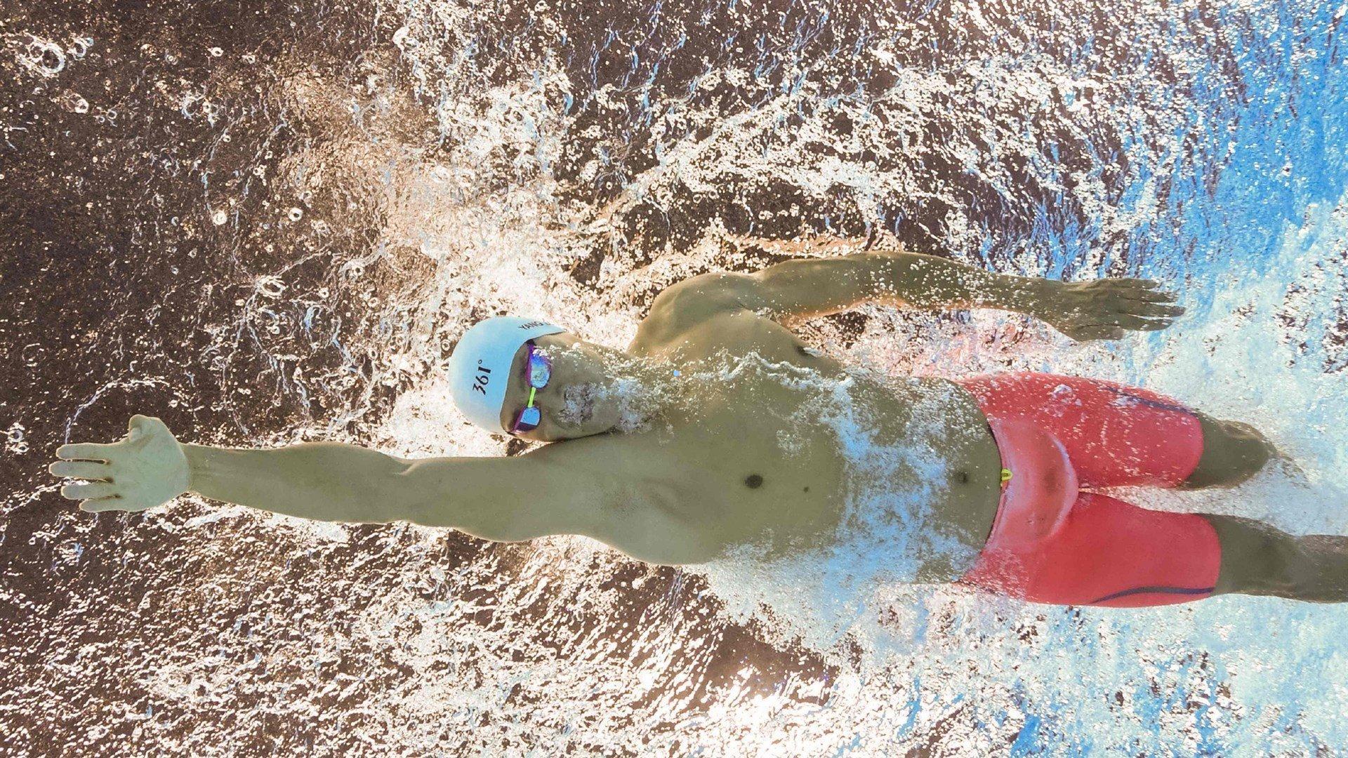 梅里诺强调定位球付出与团队竞争，球队稳步攀升的隐形引擎