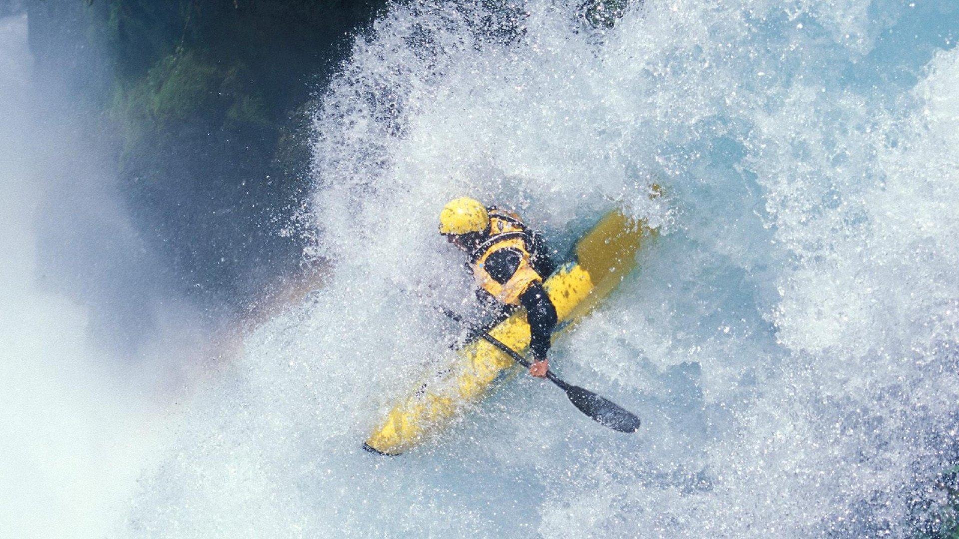 于帕梅卡诺确认留守拜仁，巴黎圣日耳曼引援策略转向新目标